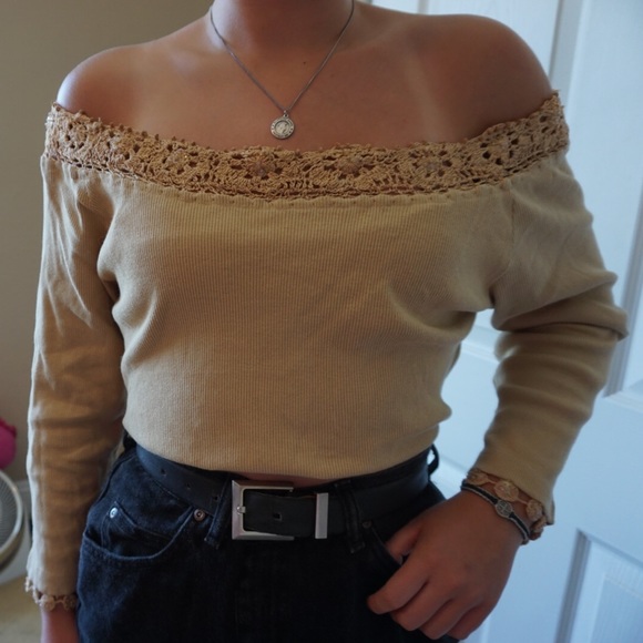 Newport News Tops - 🌞🌞OFF THE SHOULDER TOP BY NEWPORT NEWS